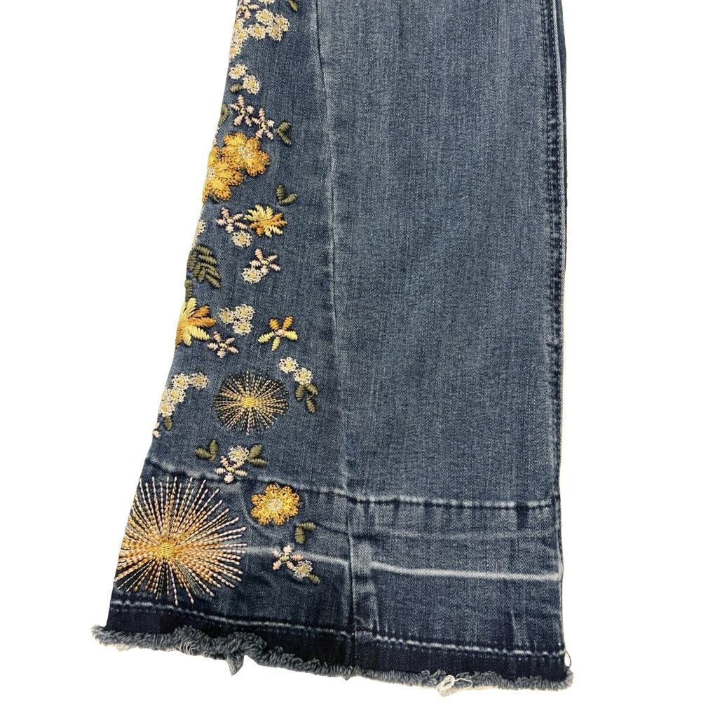 Ashley Mason Embroidered Flare Leg Jeans Size 7/ 28 Vintage Bohemian - Picture 2 of 16